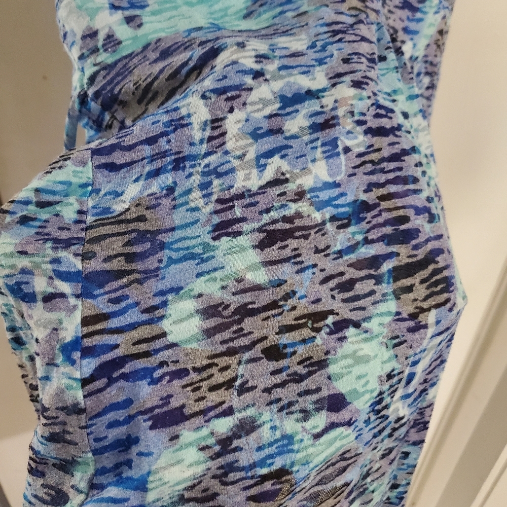 Top - Picture 2 of 3